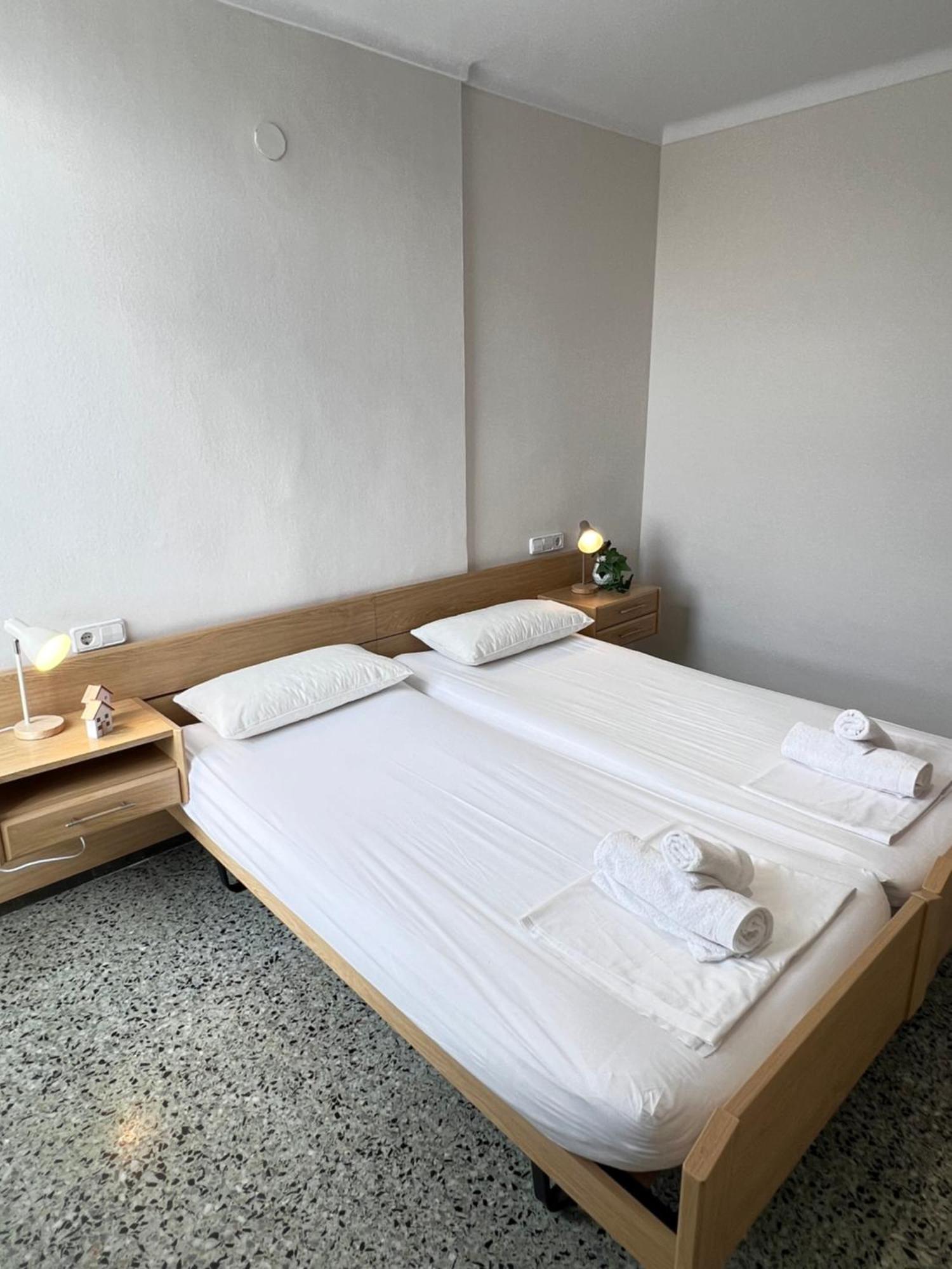 3 Room Apartment, 500M To Beach, Swimming Pool, Nice Terrace Roses Eksteriør bilde