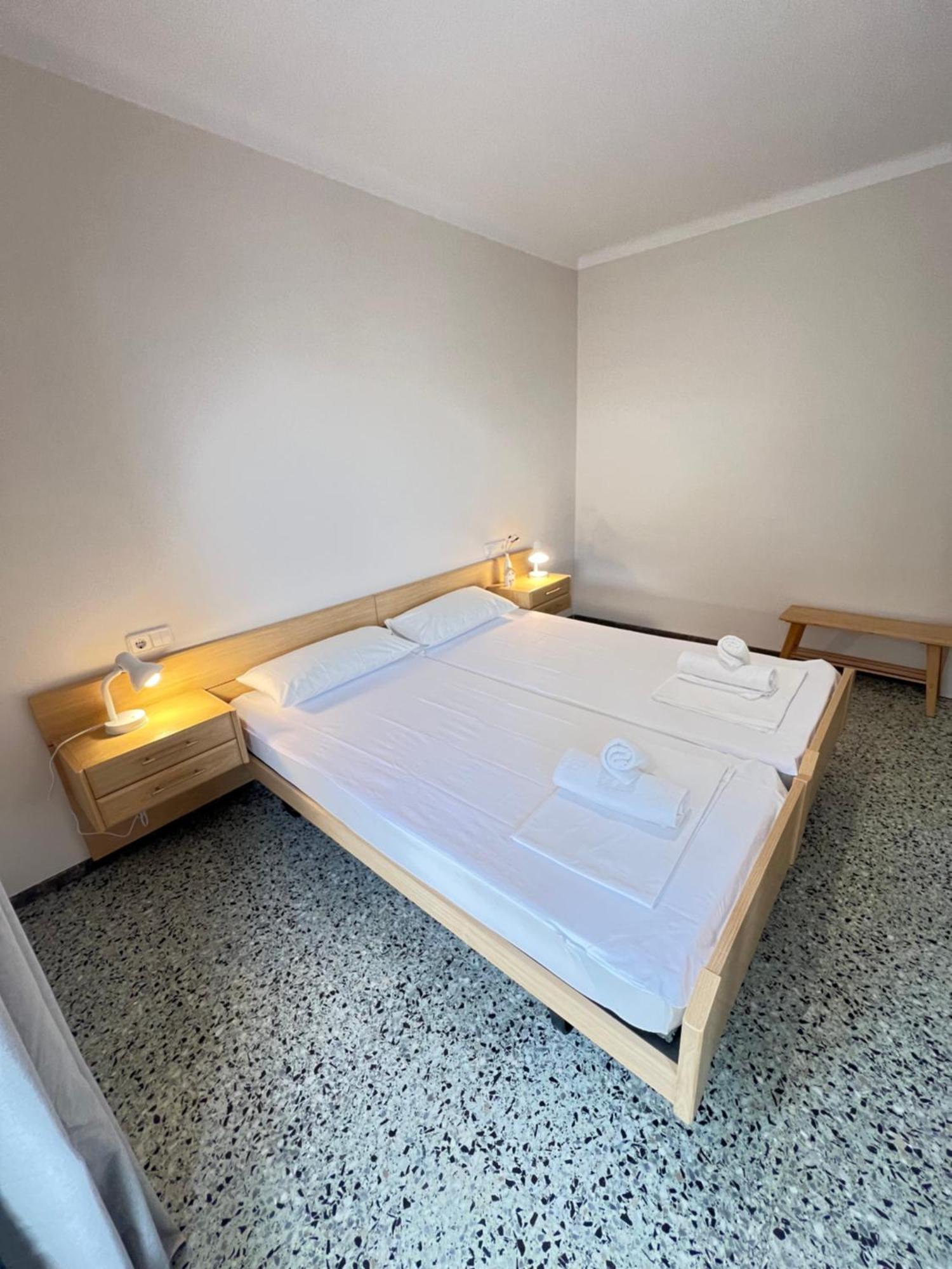 3 Room Apartment, 500M To Beach, Swimming Pool, Nice Terrace Roses Eksteriør bilde